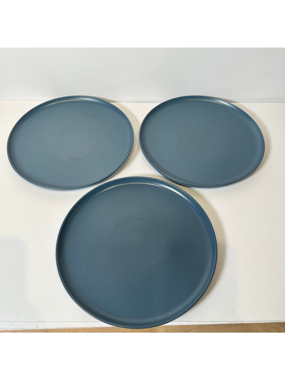 Crate & Barrel Stoneware Vista Matte Blue Dinner Plates 10 3/4" Rim Set of 3